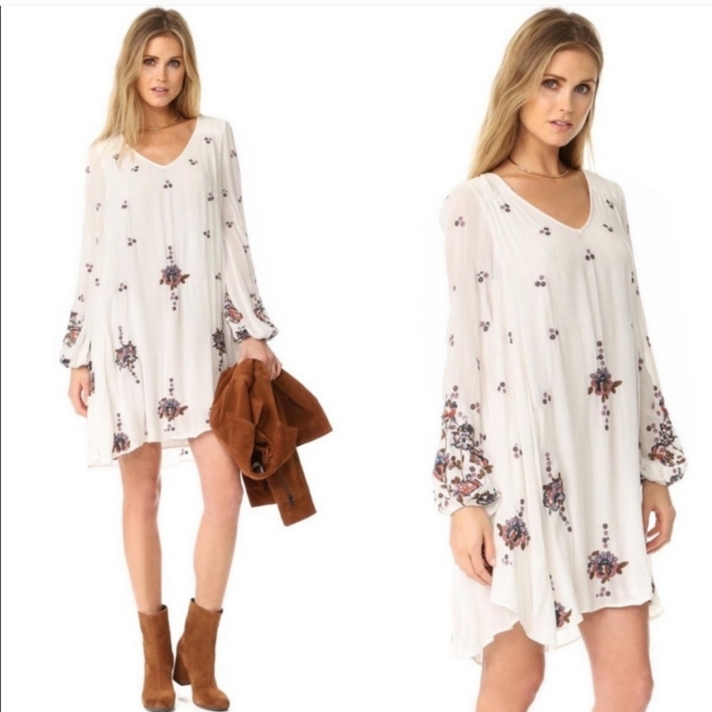 🍋 white long sleeve free people dress with embroidered and open back medium